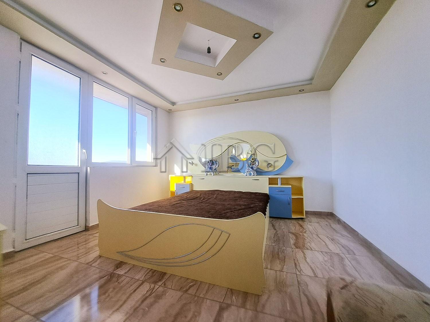 Two-Storey House with 6 Bedrooms Aytos Municipality, 40 km to Burgas — photo 11 of 25