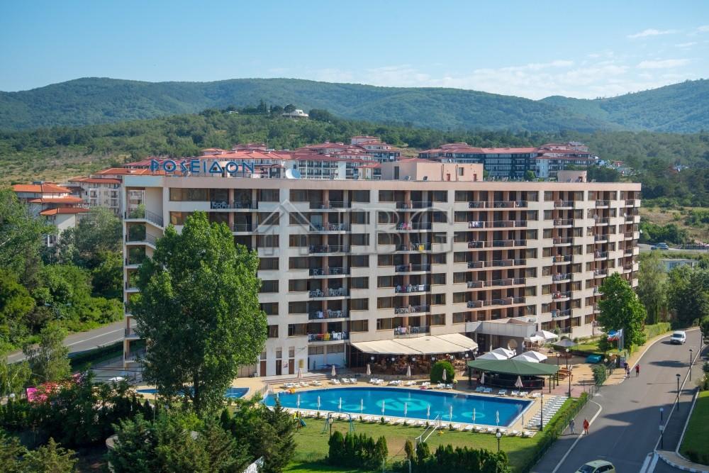 Pool view 1-Bedroom apartment in Poseidon, Sunny Beach — main photo