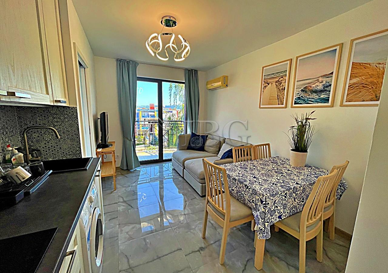 Excellent 2-bedroom, 2-bathroom apartment with pool view Rainbow 3, Sunny Beach — photo 9 of 25