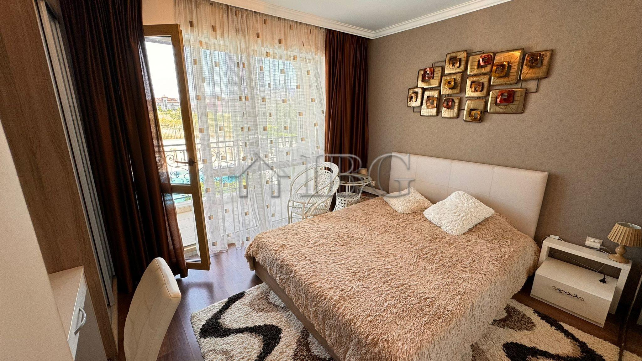 Spacious 2-Bedroom apartment with Pool and Sea views in Villa Florence, St.Vlas — photo 12 of 20