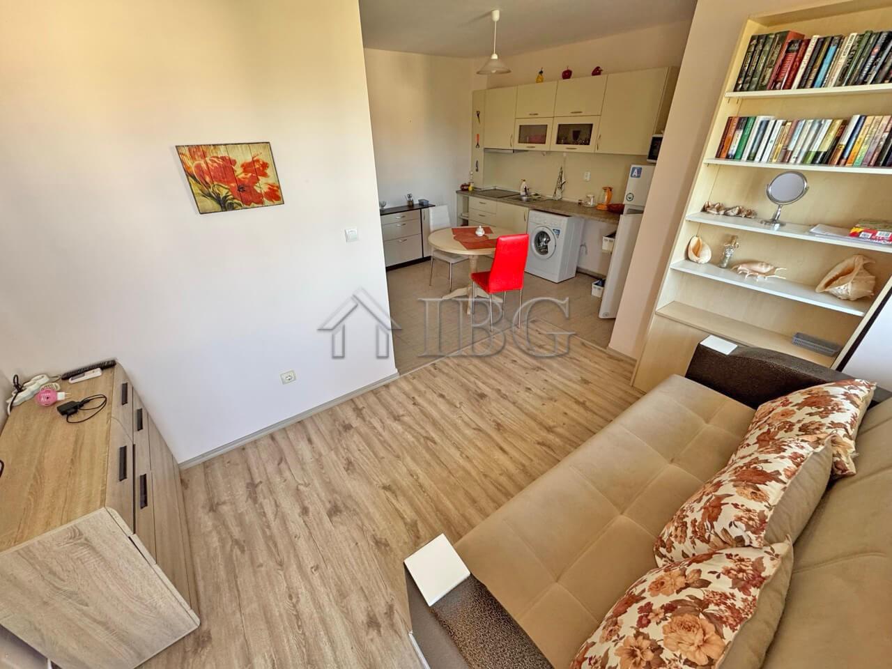 1-Bedroom Apartment near Cocoa Beach Acapulco Complex, Sunny Beach — photo 13 of 25