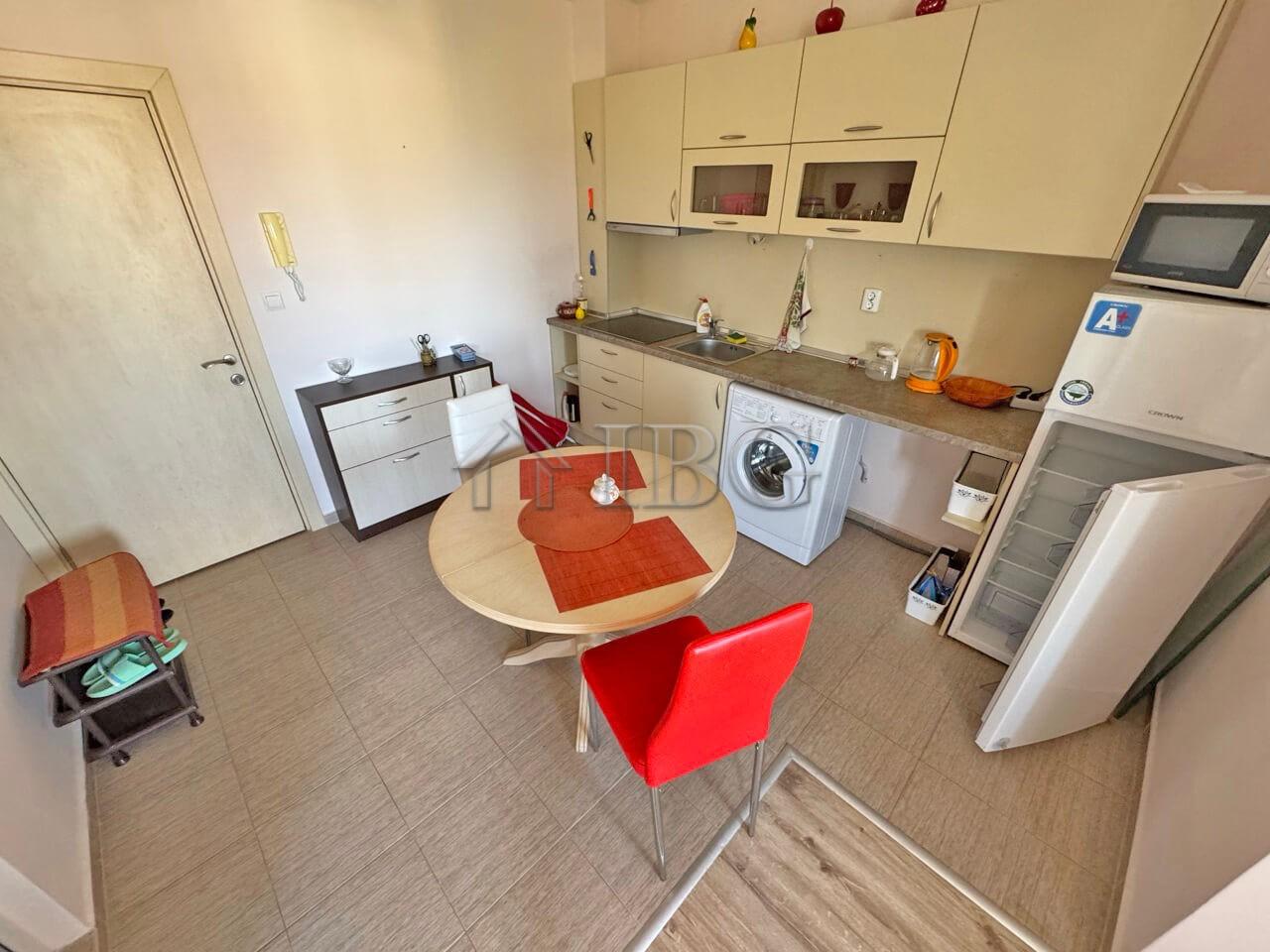 1-Bedroom Apartment near Cocoa Beach Acapulco Complex, Sunny Beach — photo 6 of 25