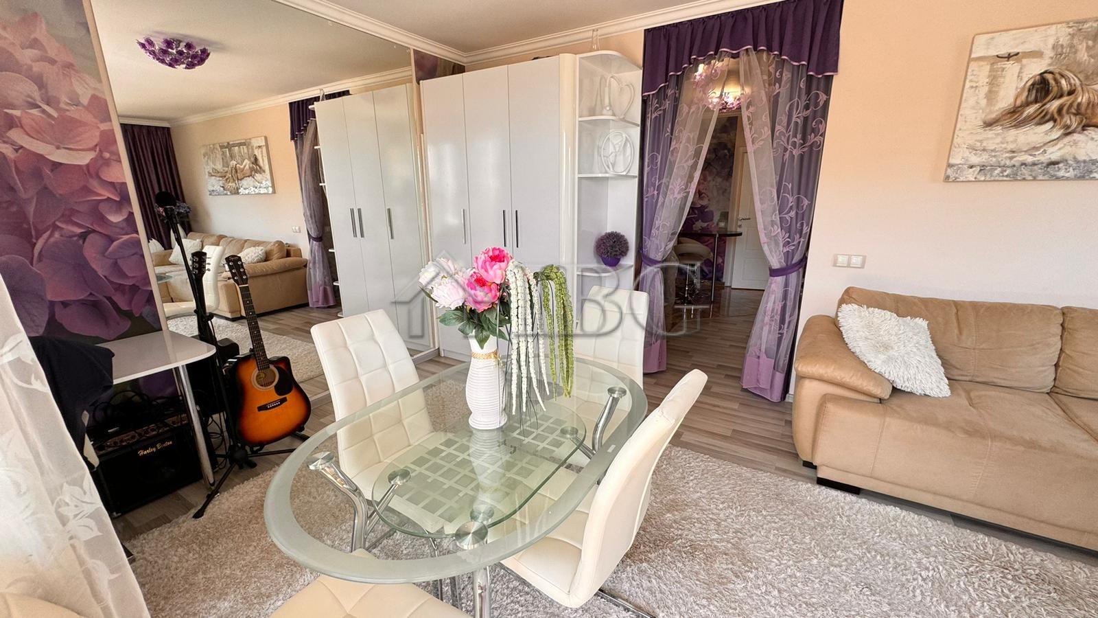 Spacious 2-Bedroom apartment with Pool and Sea views in Villa Florence, St.Vlas — photo 7 of 20