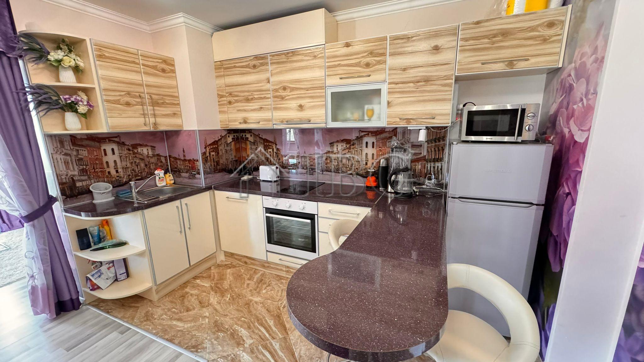 Spacious 2-Bedroom apartment with Pool and Sea views in Villa Florence, St.Vlas — photo 4 of 20