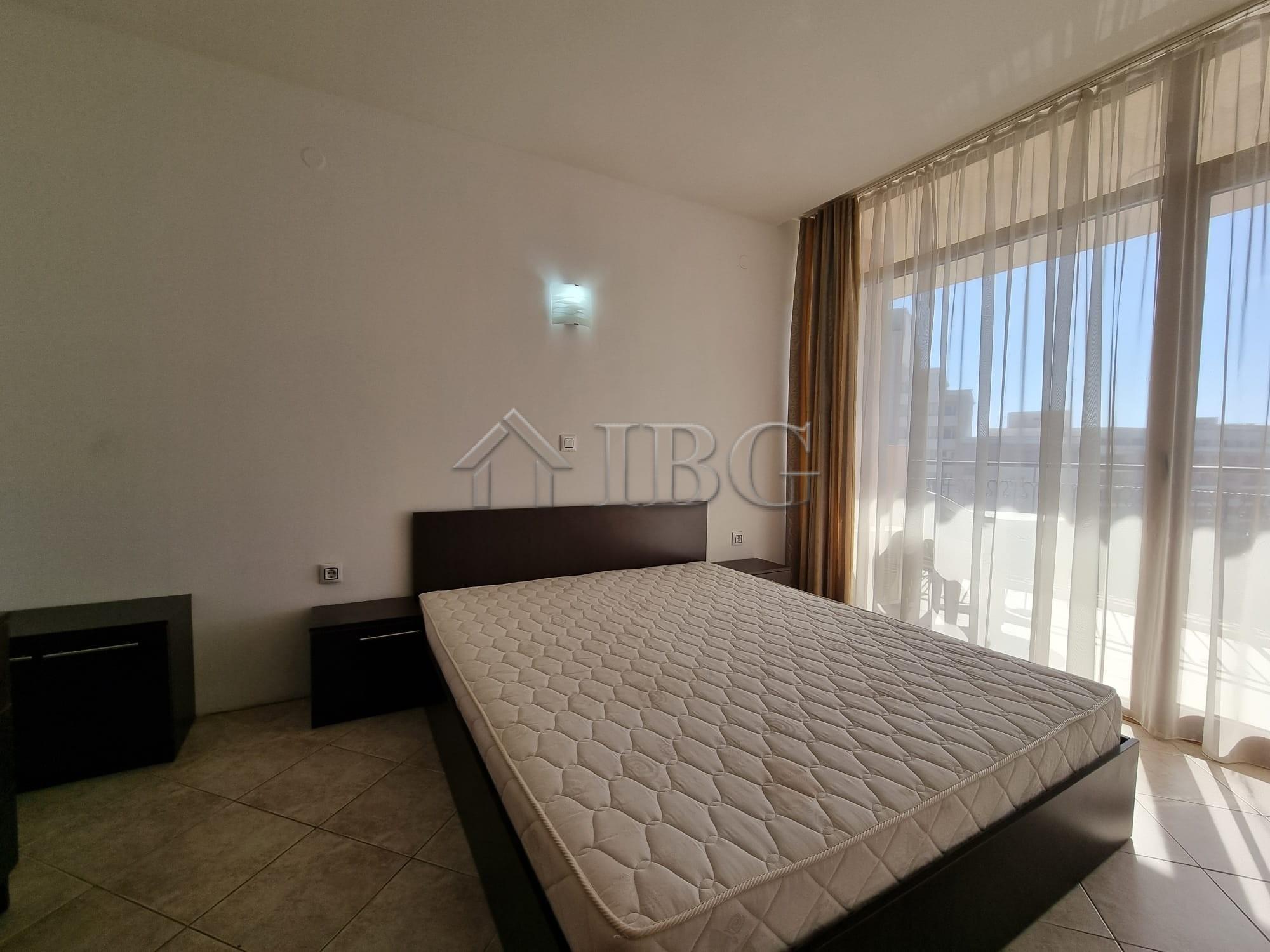 Pool view 1-Bedroom apartment in Poseidon, Sunny Beach — photo 14 of 16