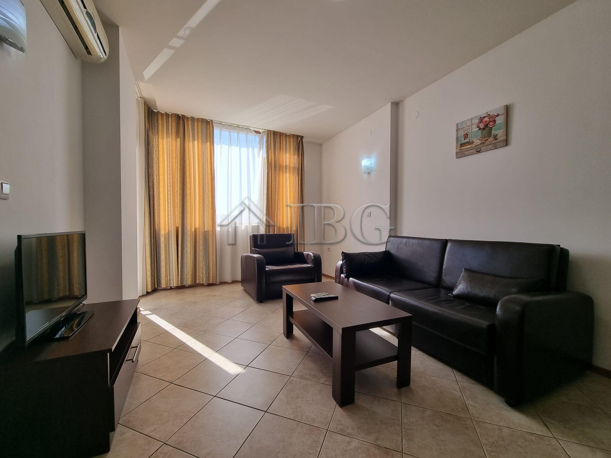 Pool view 1-Bedroom apartment in Poseidon, Sunny Beach — photo 5 of 16
