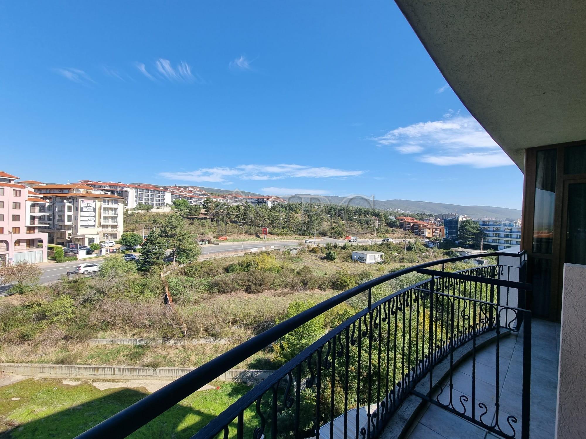 Spacious 1-Bedroom apartment in Poseidon, Sunny Beach — photo 9 of 17
