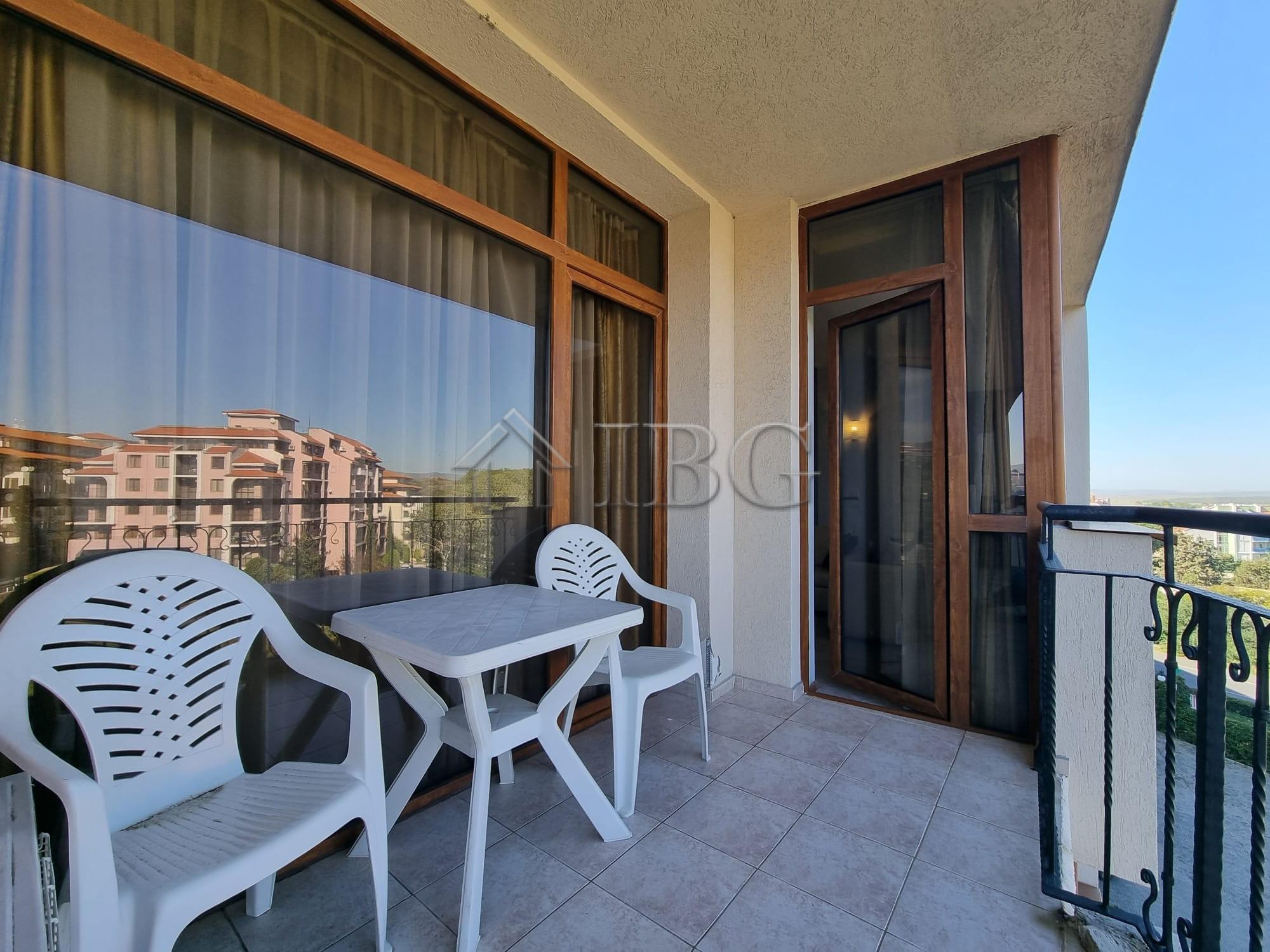 Spacious 1-Bedroom apartment in Poseidon, Sunny Beach — photo 8 of 17