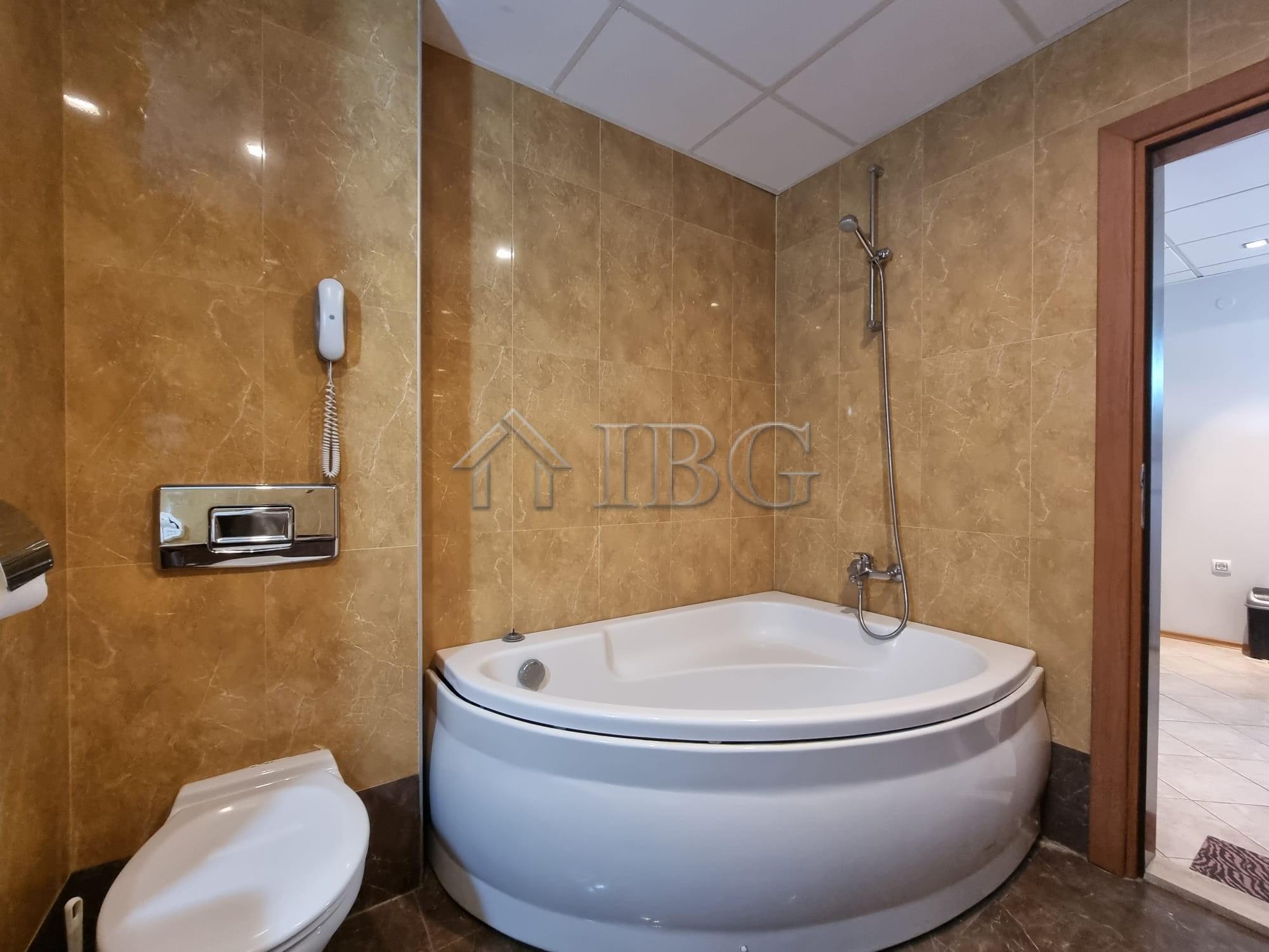 Spacious 1-Bedroom apartment in Poseidon, Sunny Beach — photo 16 of 17