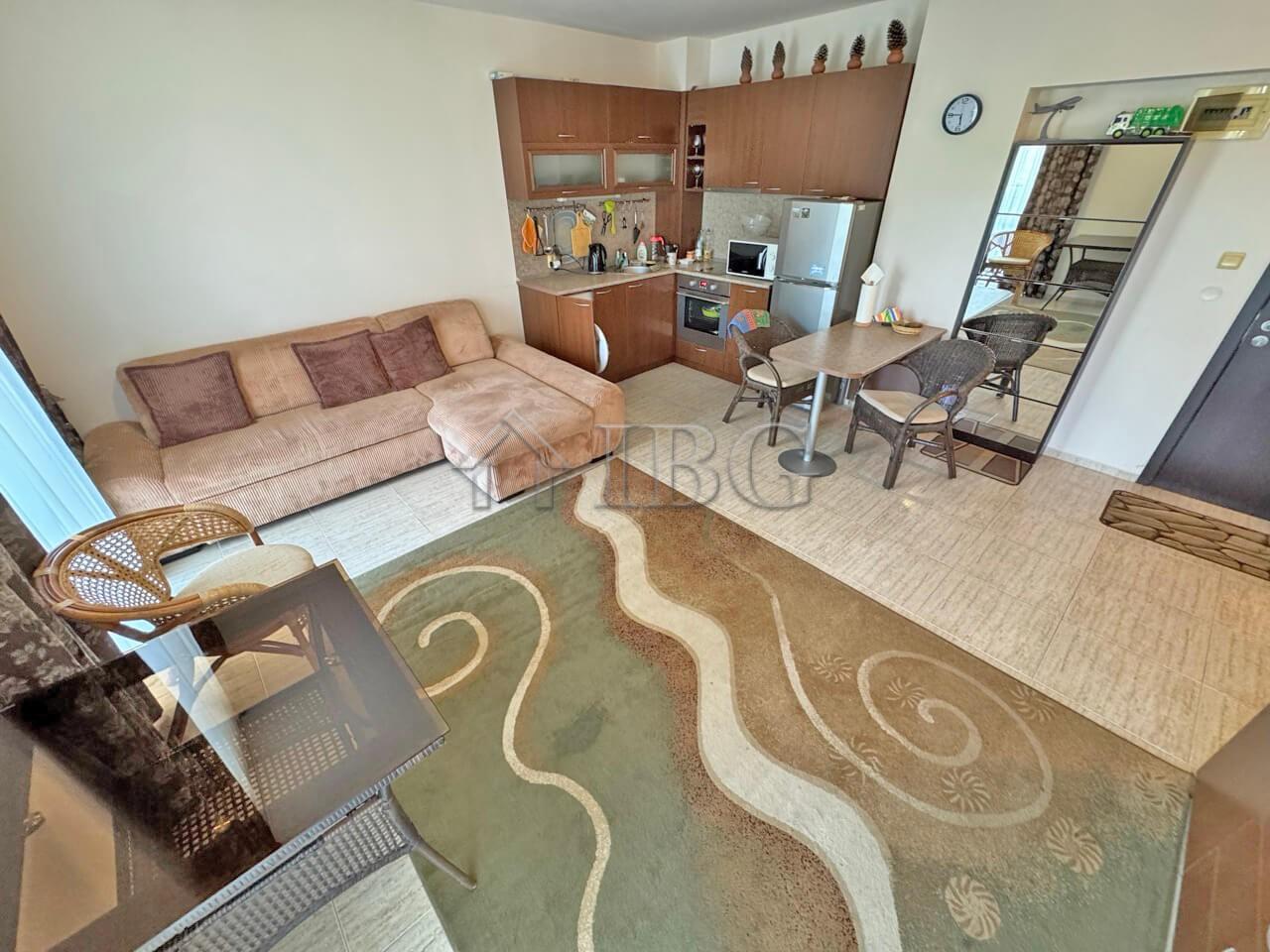 1-Bedroom Apartment with Pool View St. Sofia, Sunny Beach 500 m to the Beach — photo 13 of 16