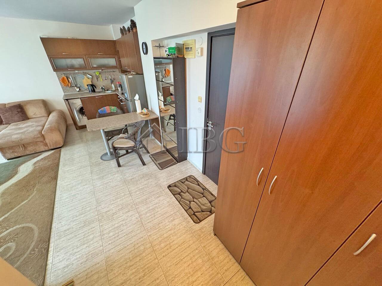 1-Bedroom Apartment with Pool View St. Sofia, Sunny Beach 500 m to the Beach — photo 15 of 16