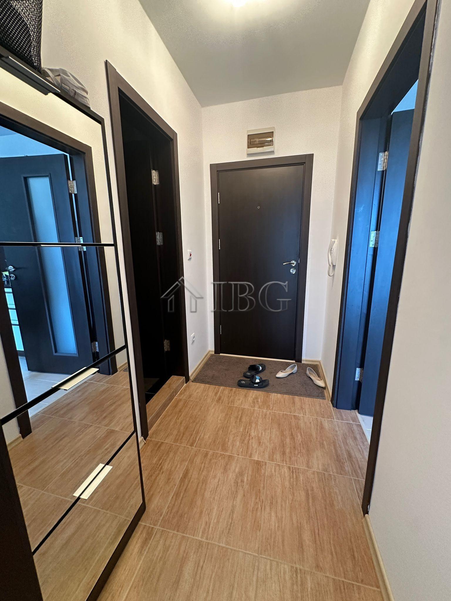 1-Bedroom Apartment with Pool View Raduga 2, Sveti Vlas — photo 5 of 17