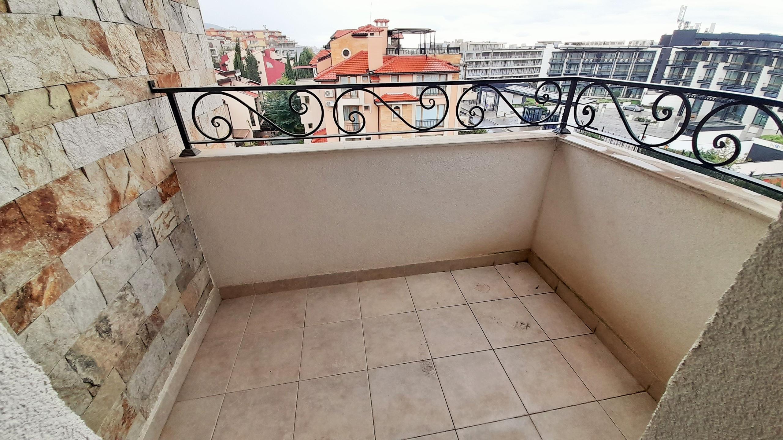 3-Bedroom, 2-Bathroom Apartment with private lounge on the top with exceptional sea view in Artur, Sveti Vlas! Own Parkspace included! — photo 12 of 25
