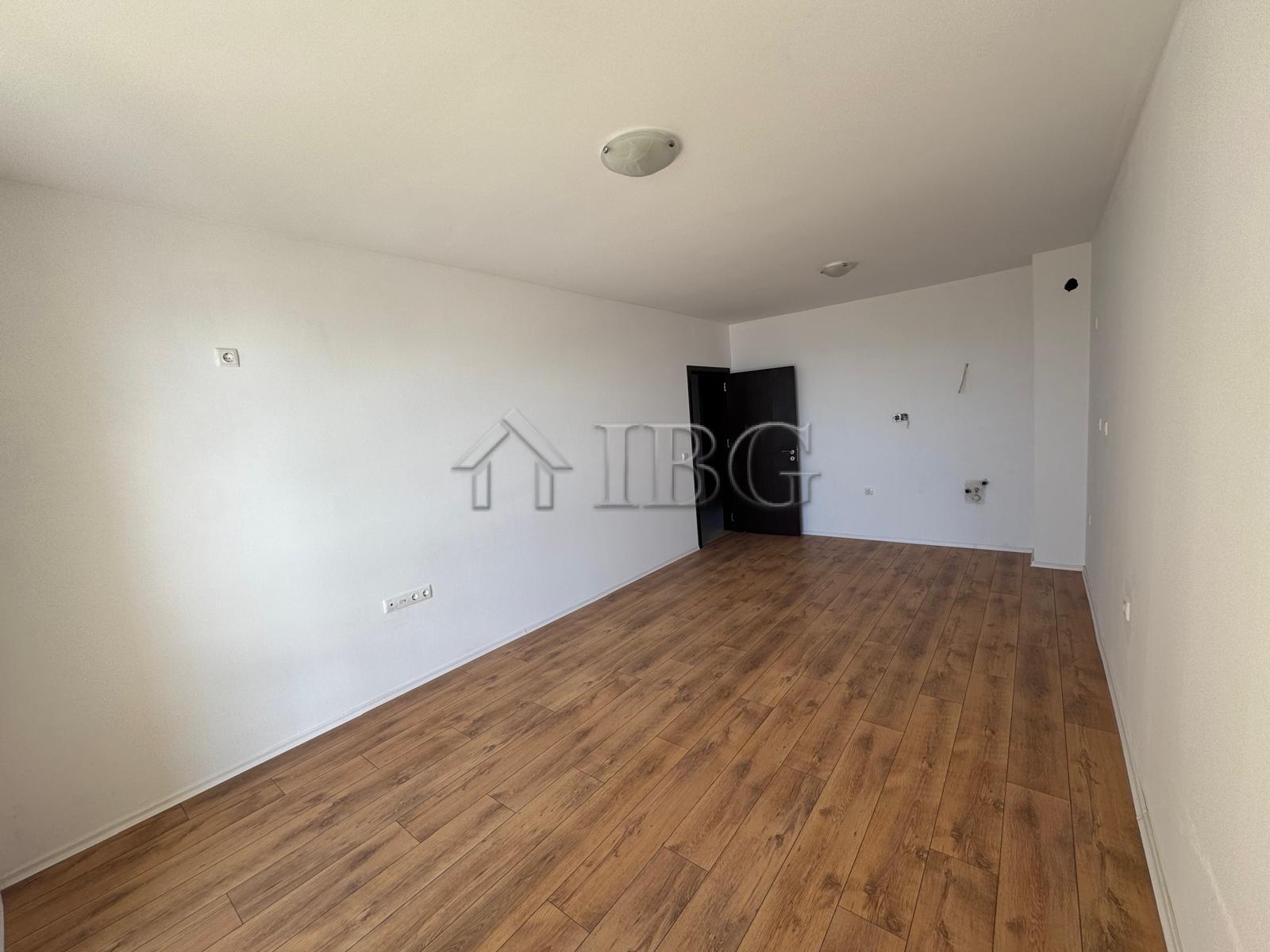 Spacious 2-Bedroom Apartment with frontal Sea View Sveti Vlas, First Line — photo 5