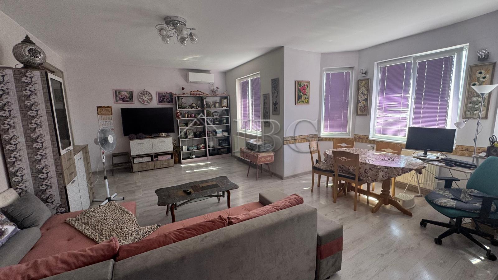 Detached House with Large Yard Kosharitsa, near Sunny Beach — photo 13 of 25