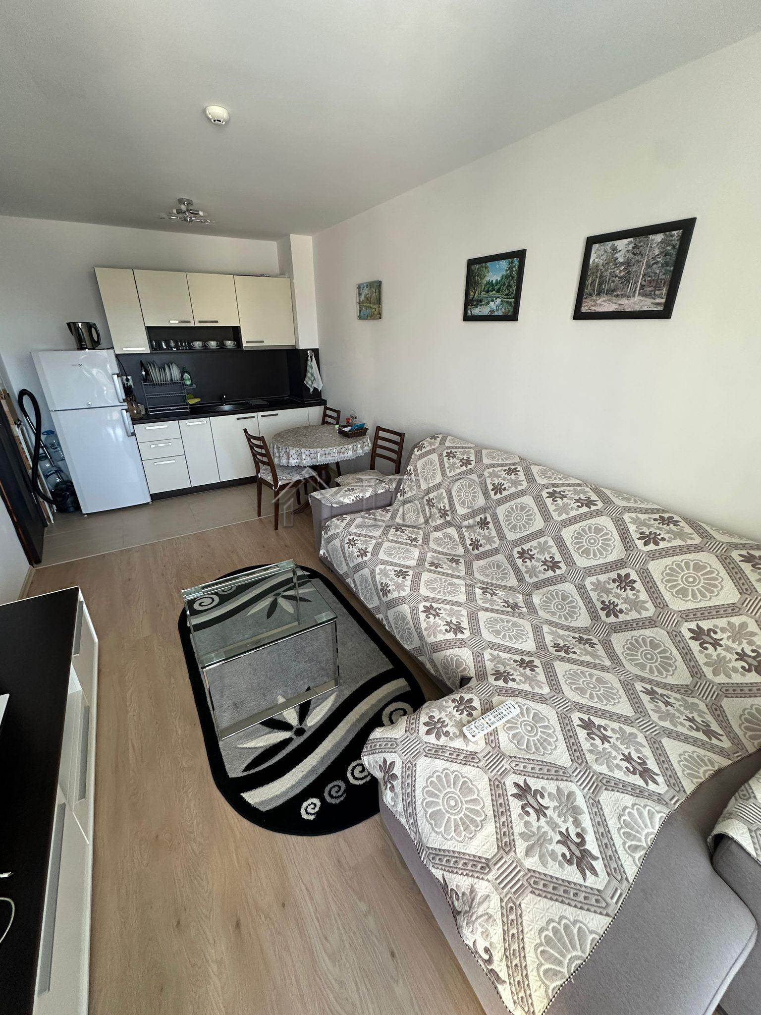 1-Bedroom Apartment with Pool View Raduga 2, Sveti Vlas — photo 11 of 17