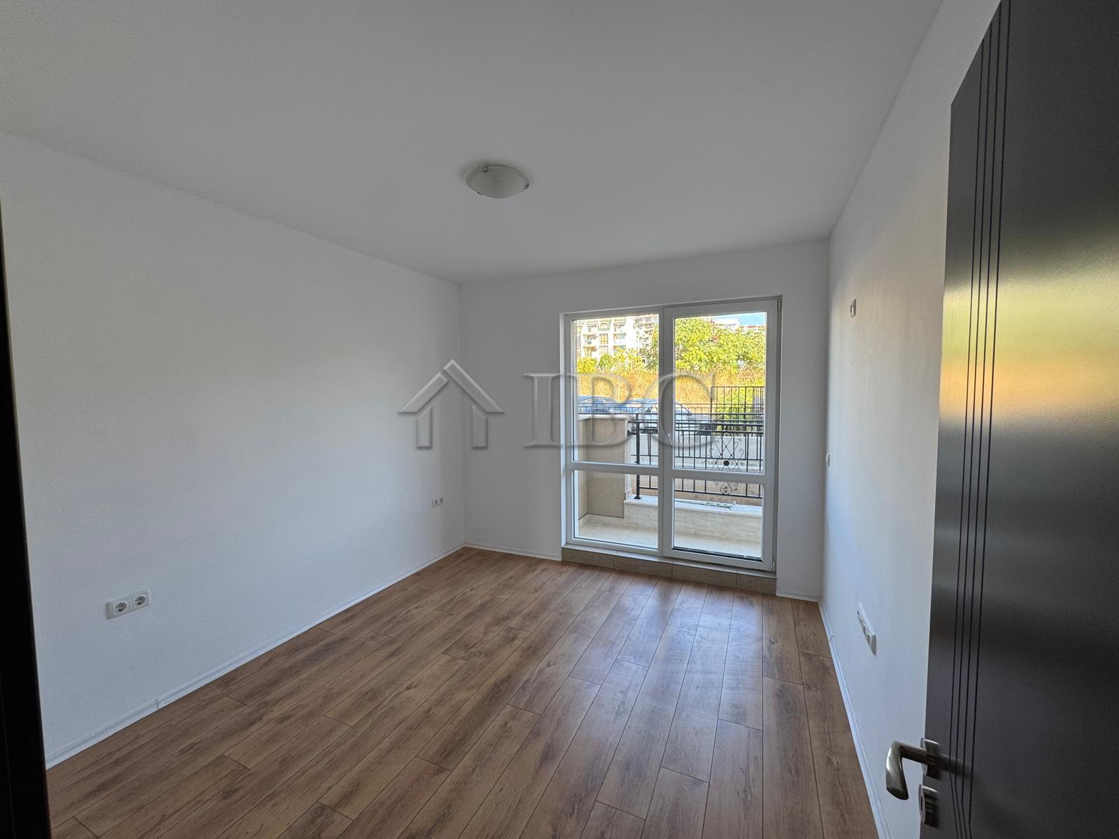 Spacious 2-Bedroom Apartment with frontal Sea View Sveti Vlas, First Line — photo 11 of 22