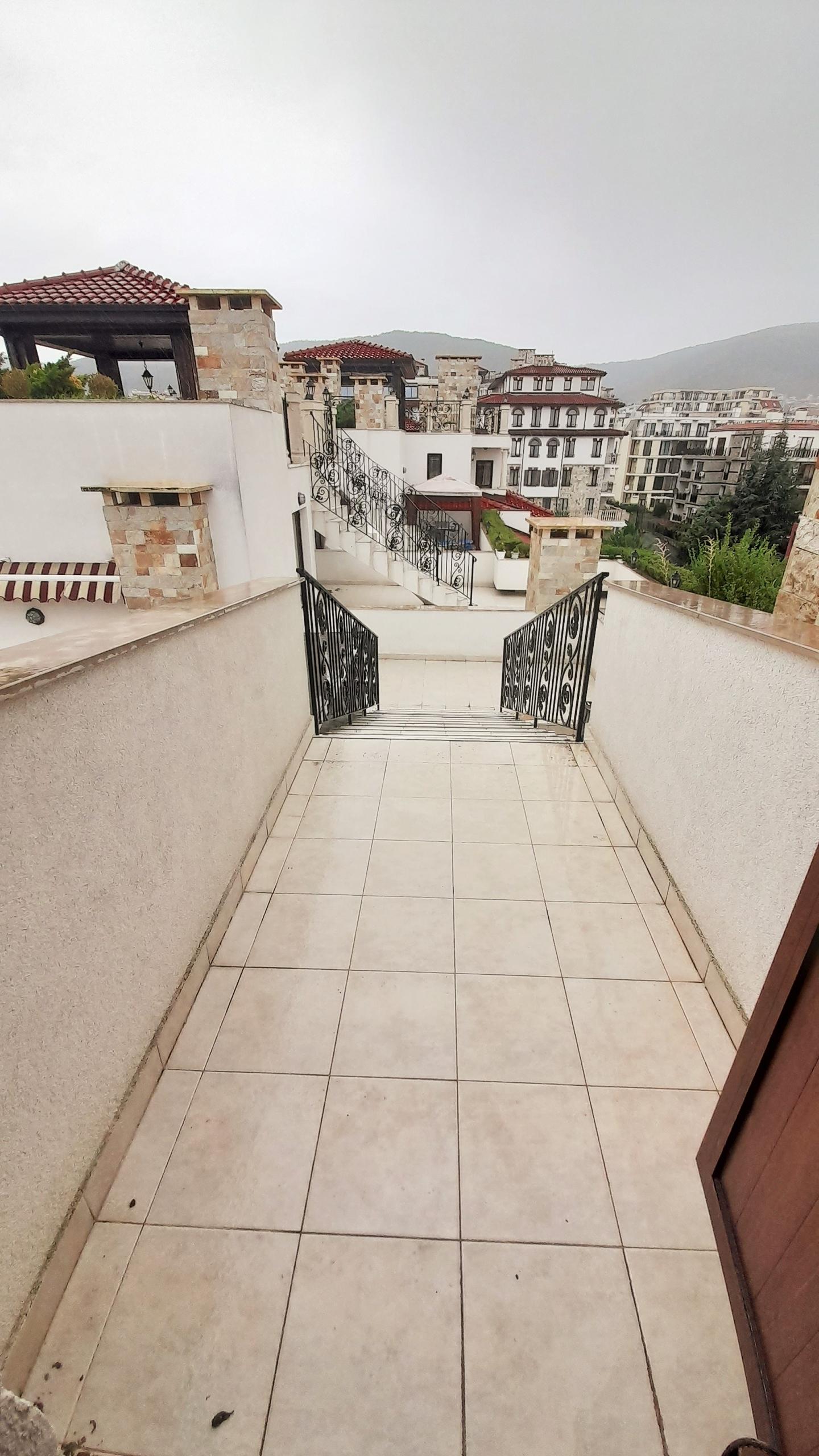 3-Bedroom, 2-Bathroom Apartment with private lounge on the top with exceptional sea view in Artur, Sveti Vlas! Own Parkspace included! — photo 20 of 25