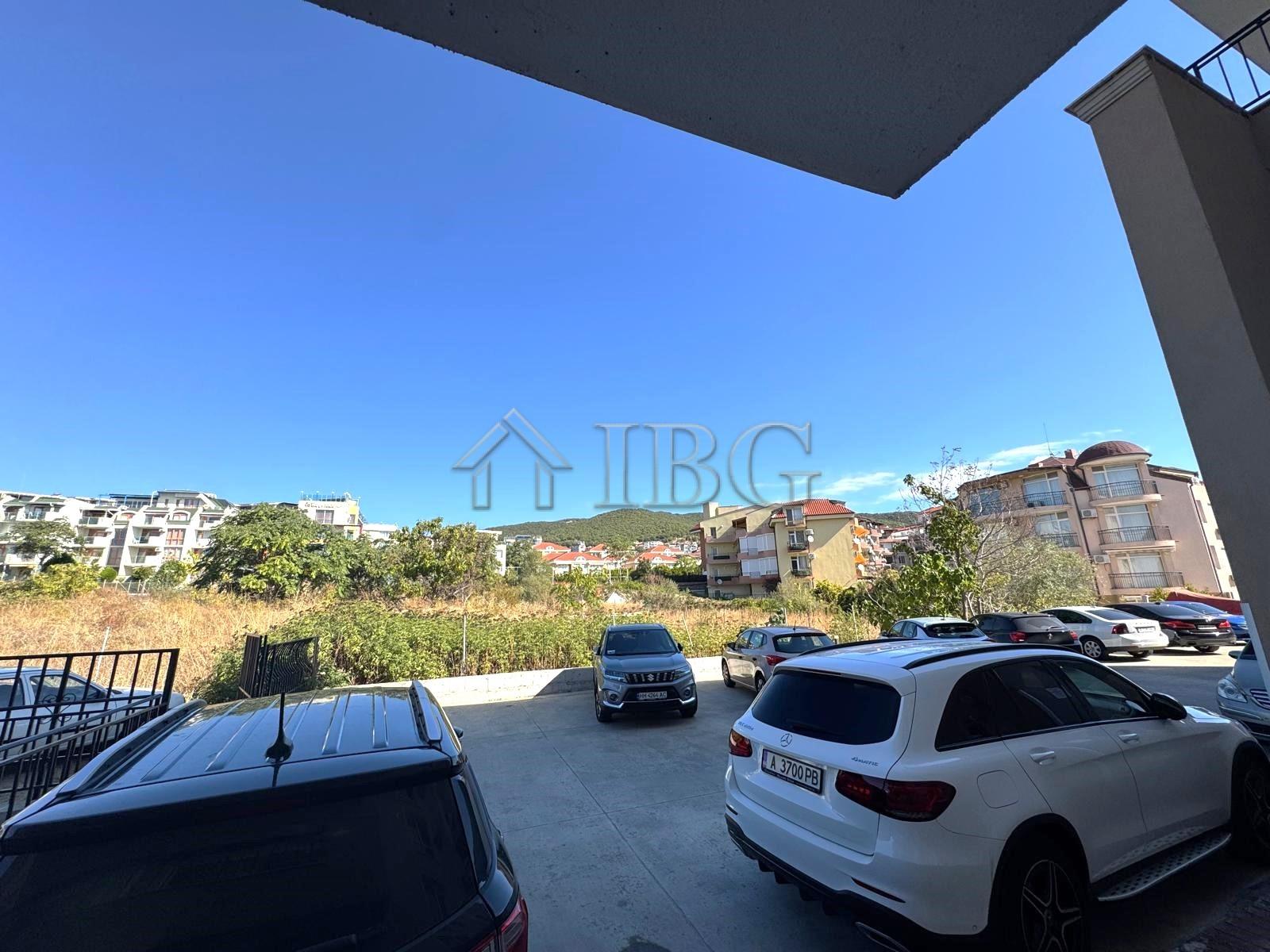 Spacious 2-Bedroom Apartment with frontal Sea View Sveti Vlas, First Line — photo 17 of 22
