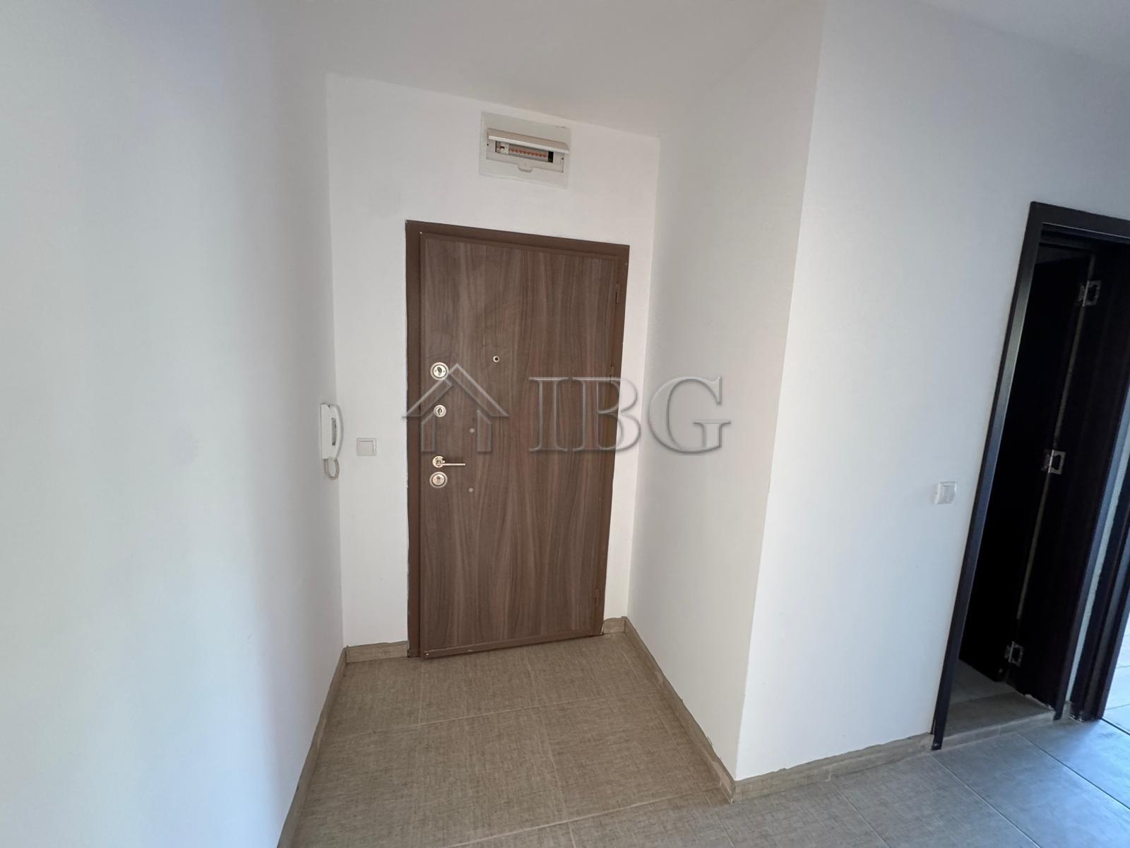 Spacious 2-Bedroom Apartment with frontal Sea View Sveti Vlas, First Line — photo 18 of 22