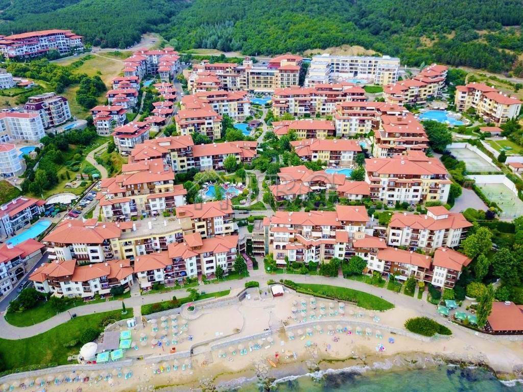 Frontal Sea View 2 Bedrooms, 2 bathrooms Garden of Eden, Sveti Vlas — photo 20 of 25