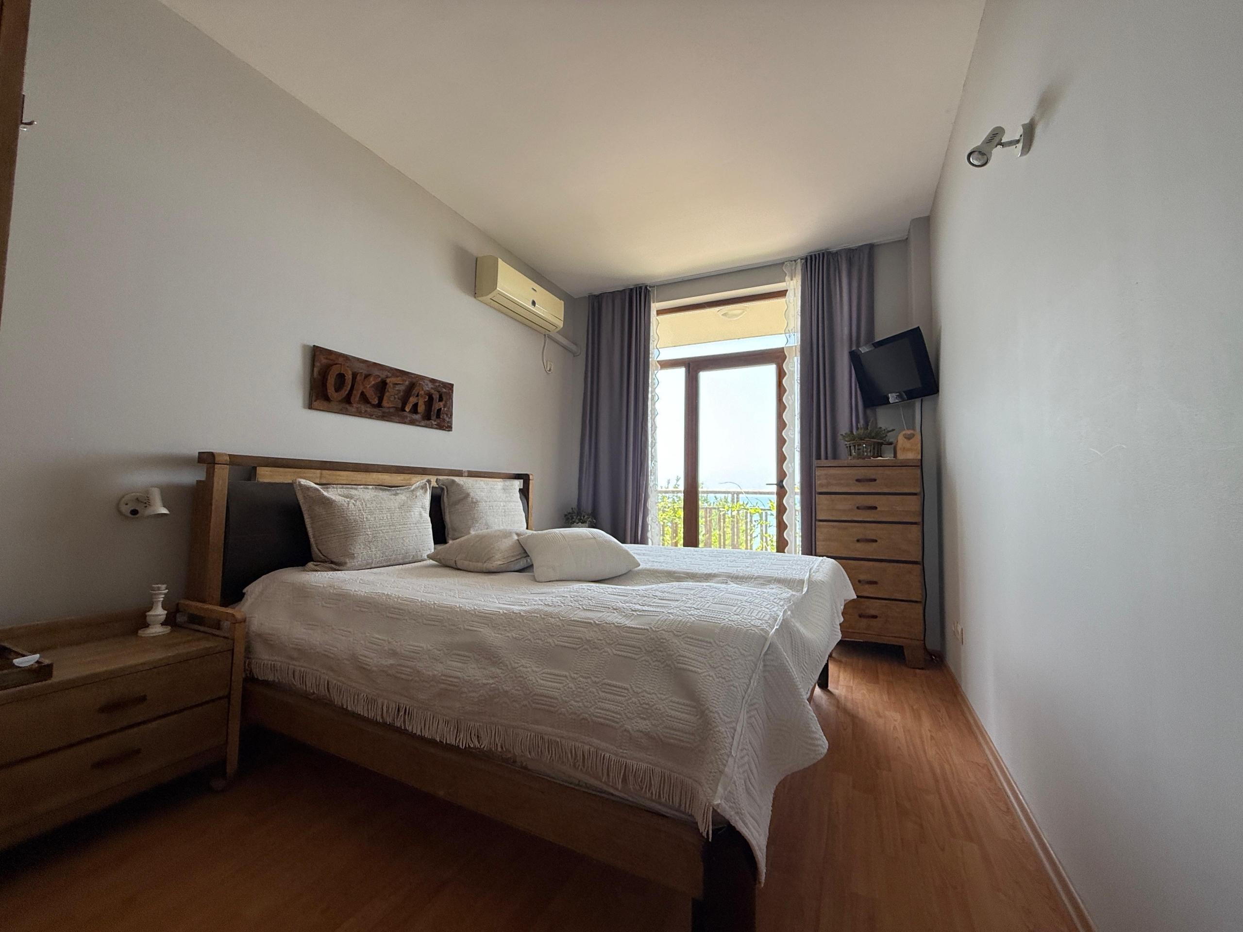 Direct exit to the Beach! Exceptional 2-Level Apartment with Frontal sea view and veranda, Garden of Eden, Sveti Vlas — photo 12 of 18