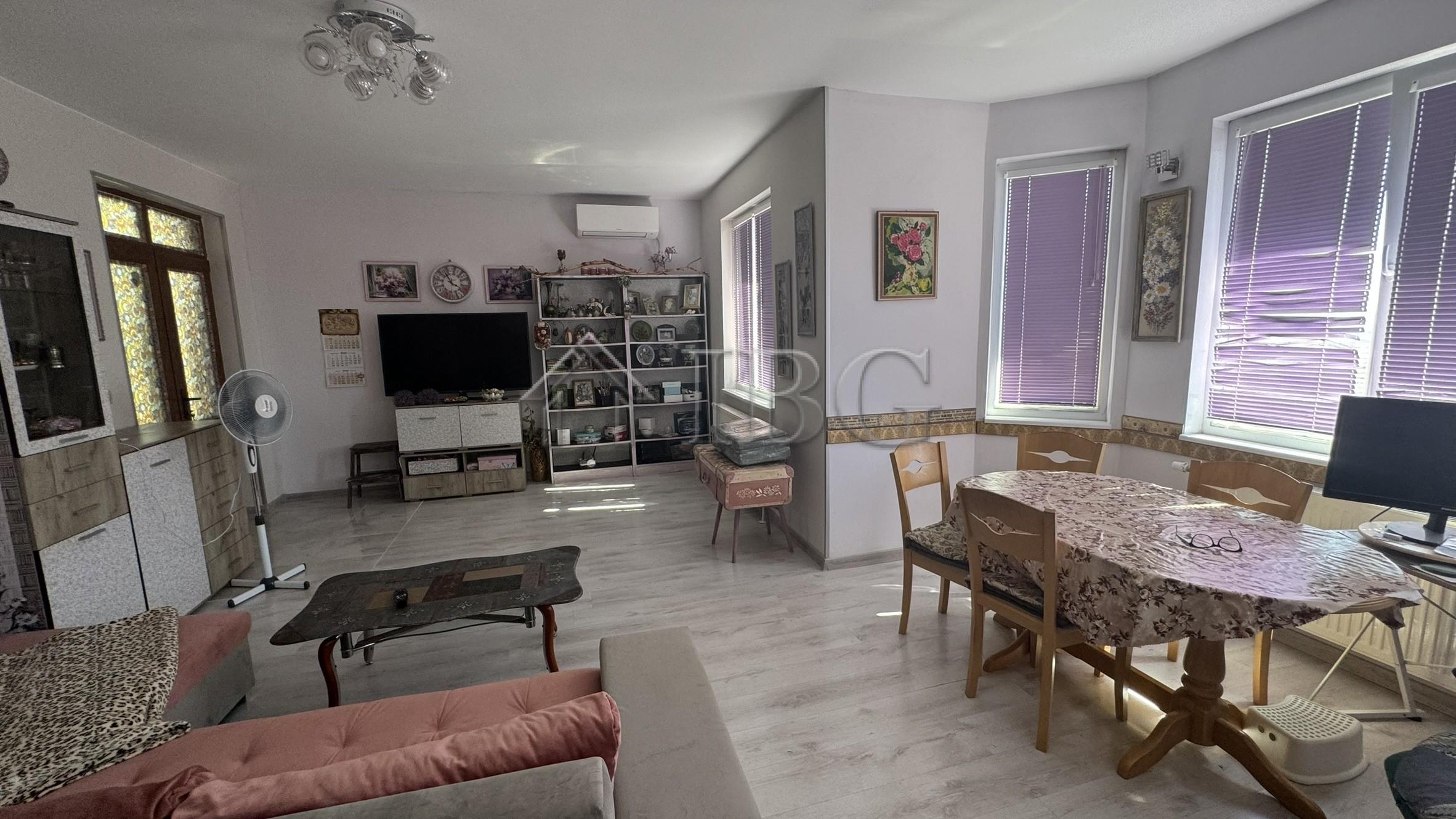 Detached House with Large Yard Kosharitsa, near Sunny Beach — photo 16 of 25