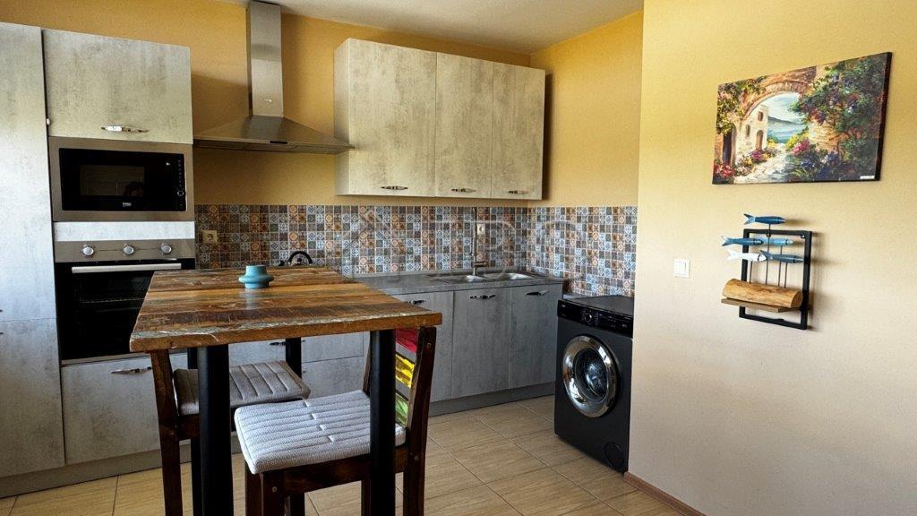 Renovated 2-Bedroom Apartment with 2 Balconies Viyana, Nessebar — photo 9 of 20