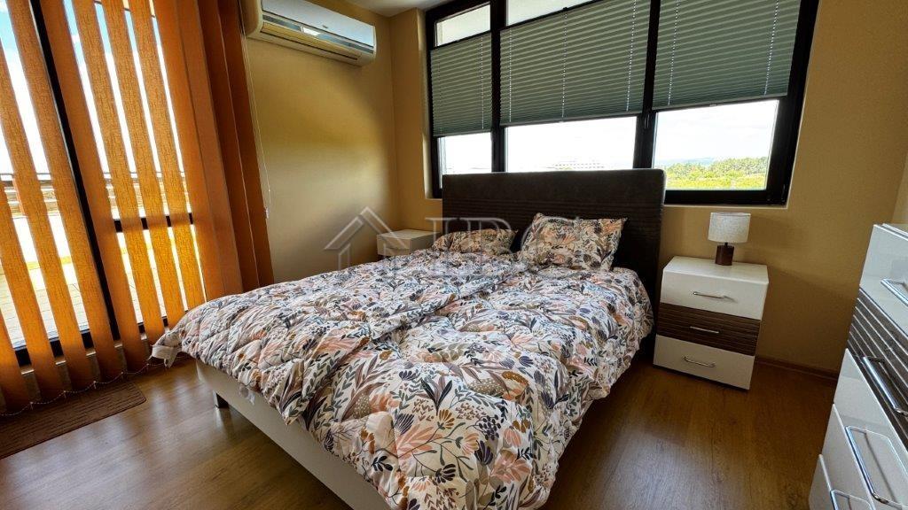 Renovated 2-Bedroom Apartment with 2 Balconies Viyana, Nessebar — photo 13 of 20