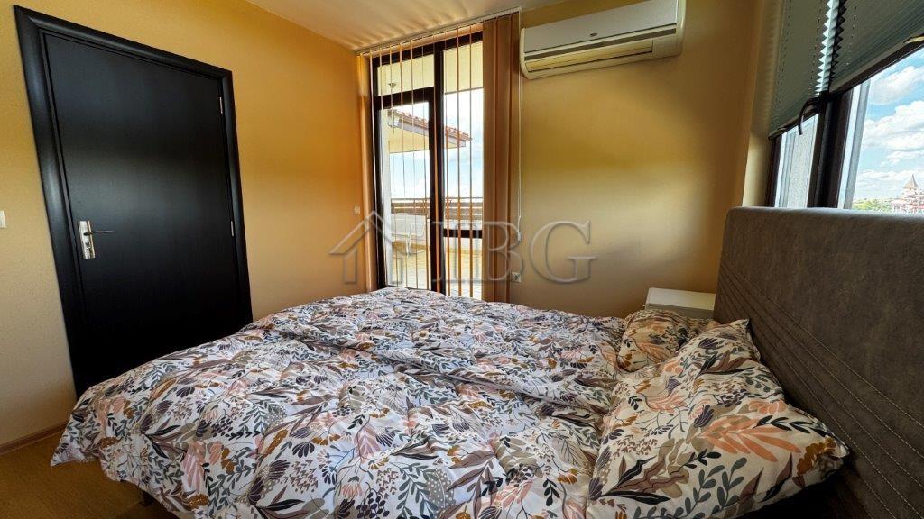 Renovated 2-Bedroom Apartment with 2 Balconies Viyana, Nessebar — photo 14 of 20