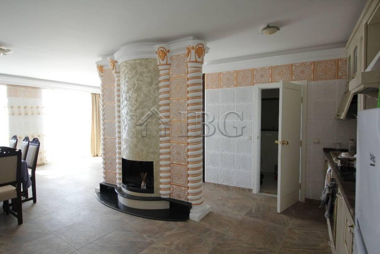 Apartment 3 Bedrooms Big Terrace, Jacuzzi Sea View Marina Sunrise, Sveti Vlas — photo 23 of 25