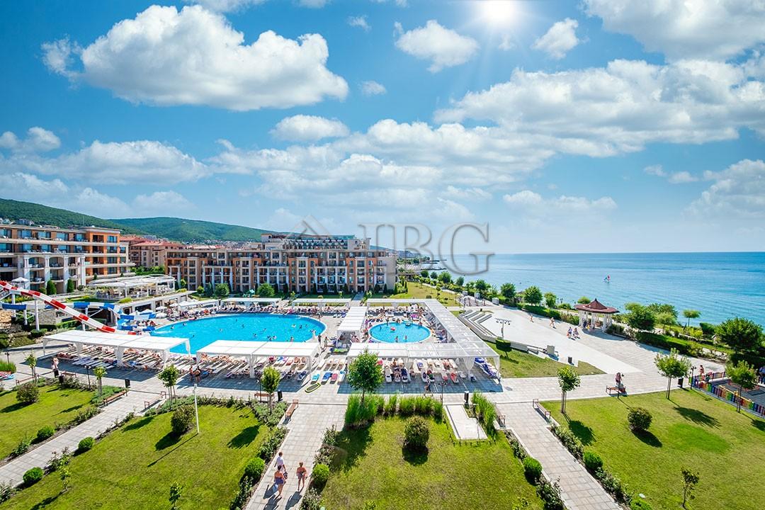 Spacious Studio with Pool & Sea View Premier Fort Beach, Sveti Vlas — Sveti Vlas