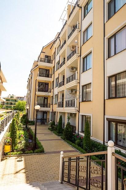 1-Bedroom Apartment with Pool View Raduga 2, Sveti Vlas — photo 13 of 17