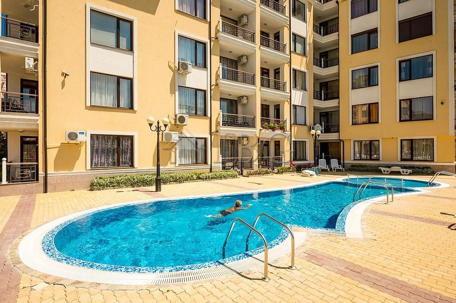 1-Bedroom Apartment with Pool View Raduga 2, Sveti Vlas — photo 14 of 17