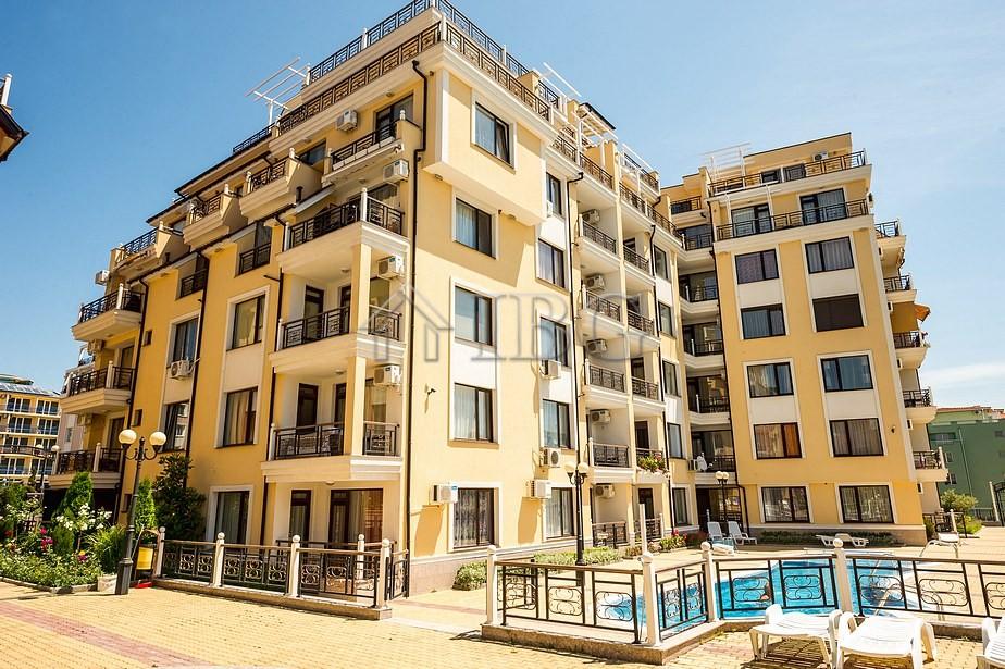1-Bedroom Apartment with Pool View Raduga 2, Sveti Vlas — photo 15 of 17