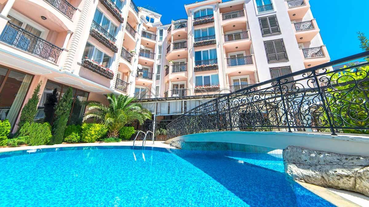 Stylish 2-Bedroom Apartment with Pool View Romance Marine, Sunny Beach — photo 18 of 20
