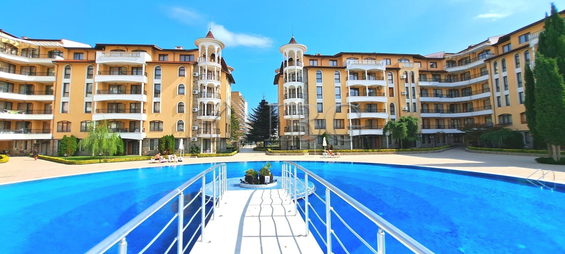 Apartment with 2 Bedrooms and 2 Bathrooms Royal Sun Complex, Sunny Beach — photo 22 of 23