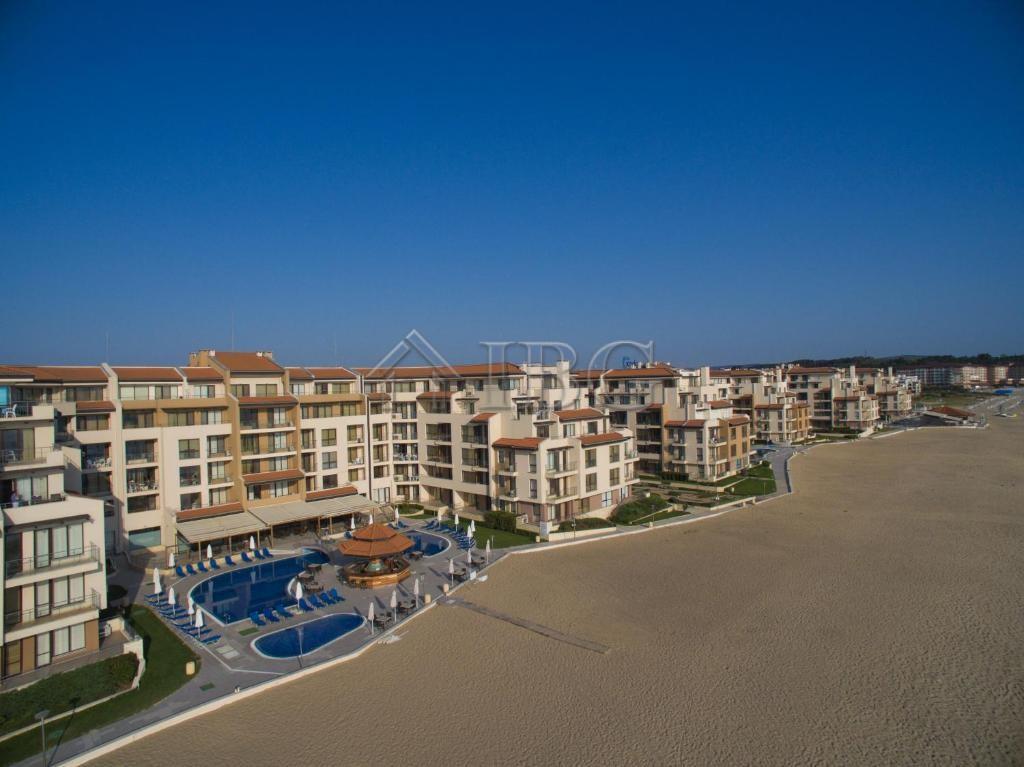 One-Bedroom Apartment with Sea View Obzor Beach Resort — photo 24 of 25