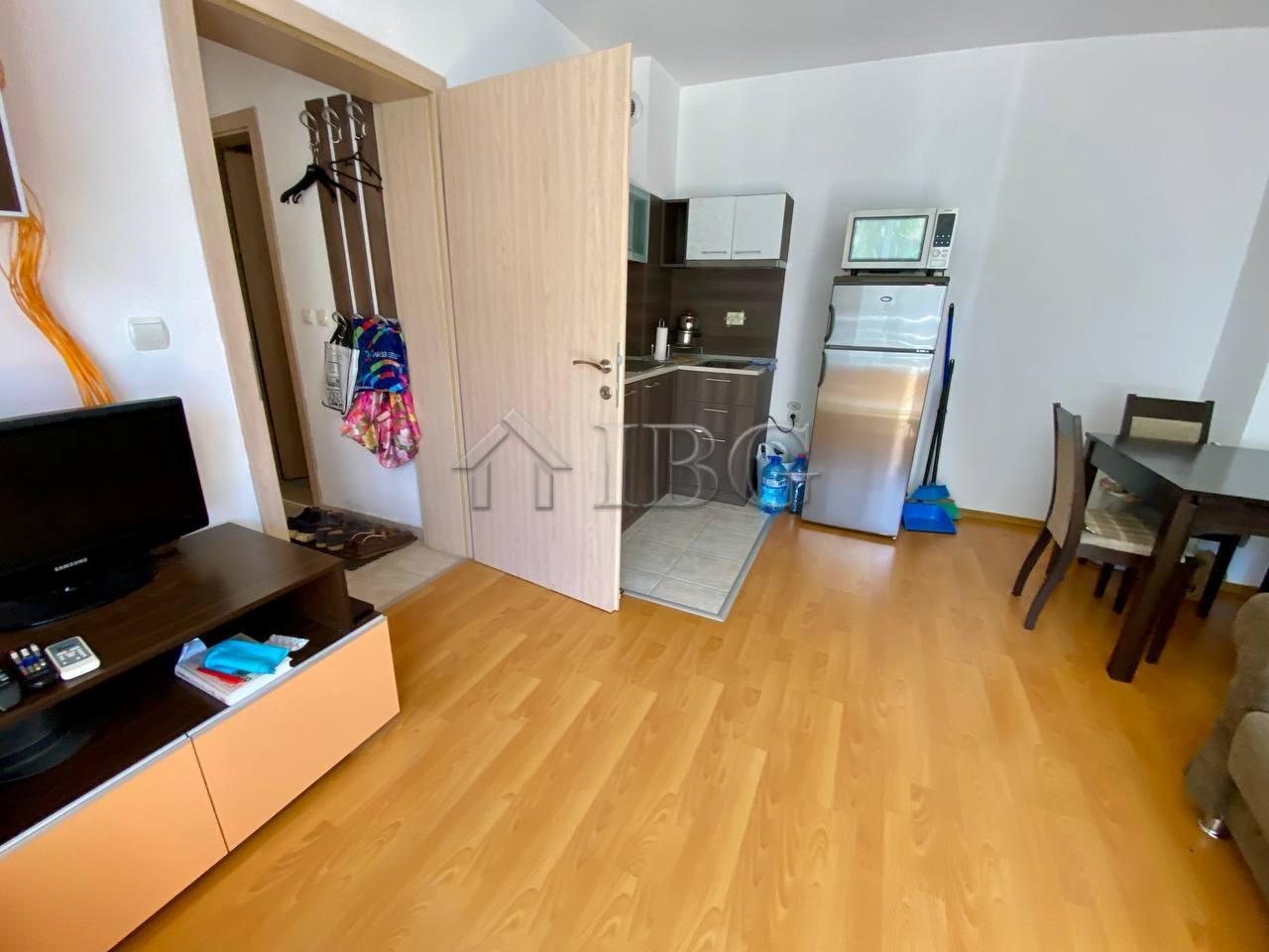 Spacious 1-Bedroom Apartment for Sale Laguna 3 Complex, Sunny Beach — photo 6 of 18