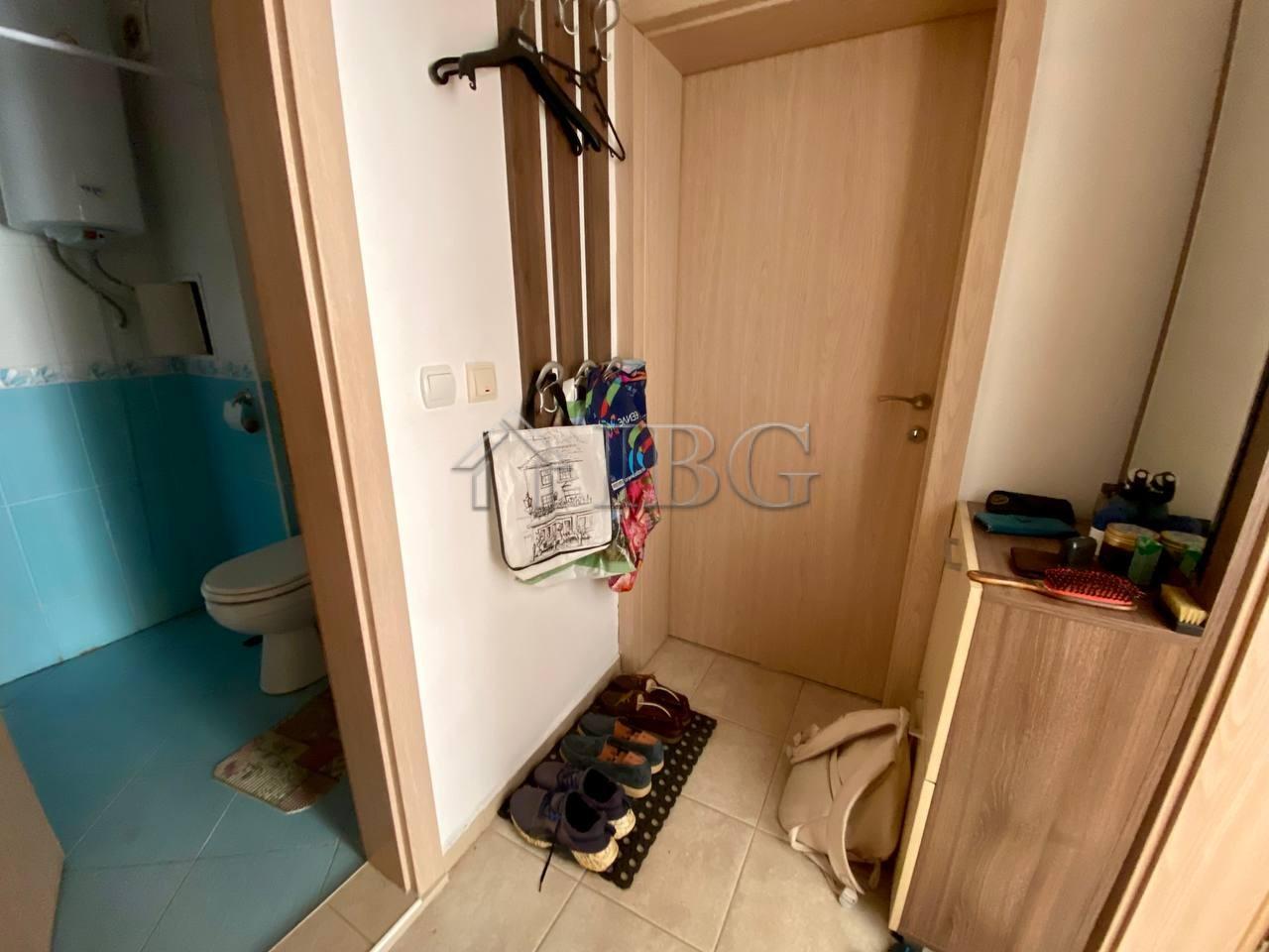 Spacious 1-Bedroom Apartment for Sale Laguna 3 Complex, Sunny Beach — photo 15 of 18