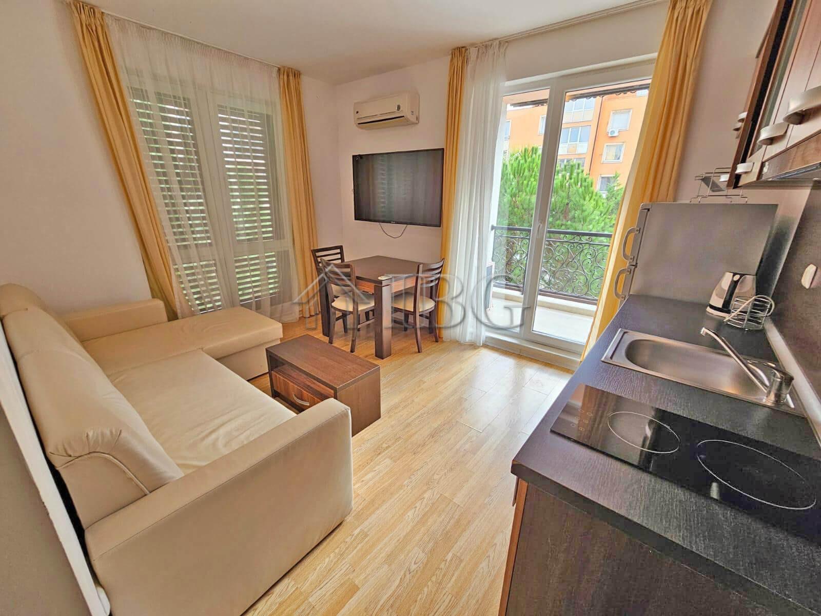 Stylish 2-Bedroom Apartment with Pool View Romance Marine, Sunny Beach — photo 8 of 20