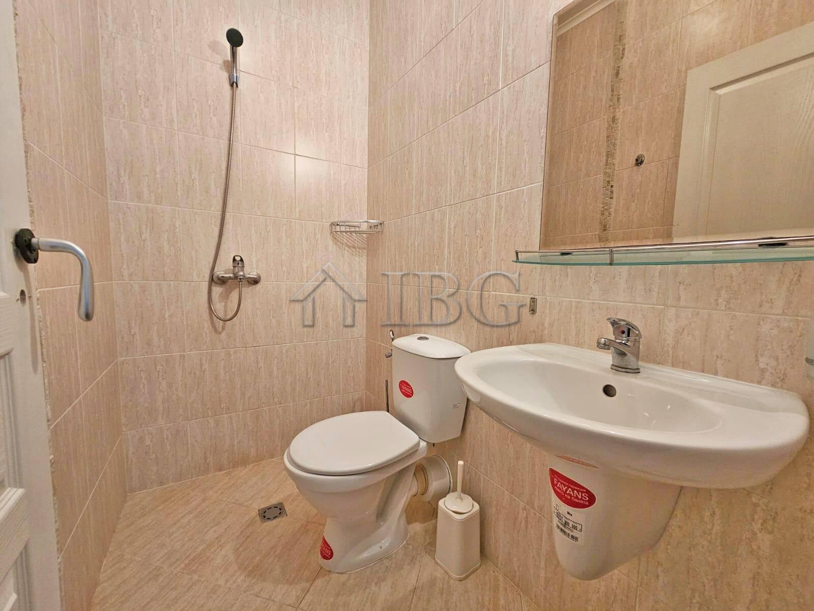 Stylish 2-Bedroom Apartment with Pool View Romance Marine, Sunny Beach — photo 17 of 20