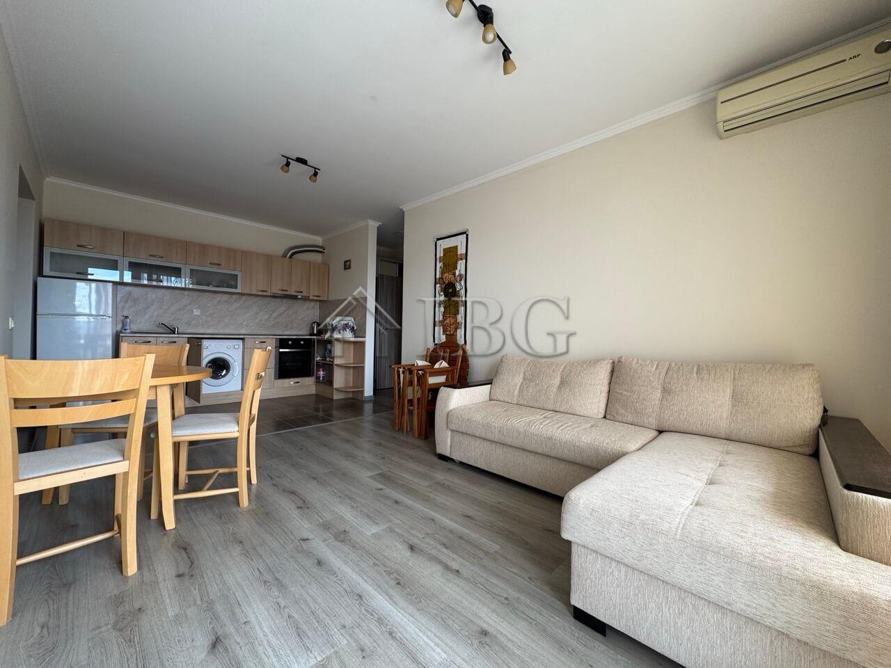 1-Bedroom Apartment in VIP Vision Complex Sunny Beach — photo 13 of 16