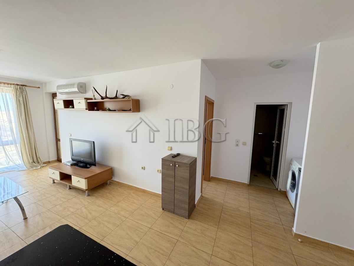 1-Bedroom Apartment with Sea and Pool View Golden Beach, Sunny Beach — photo 14 of 25