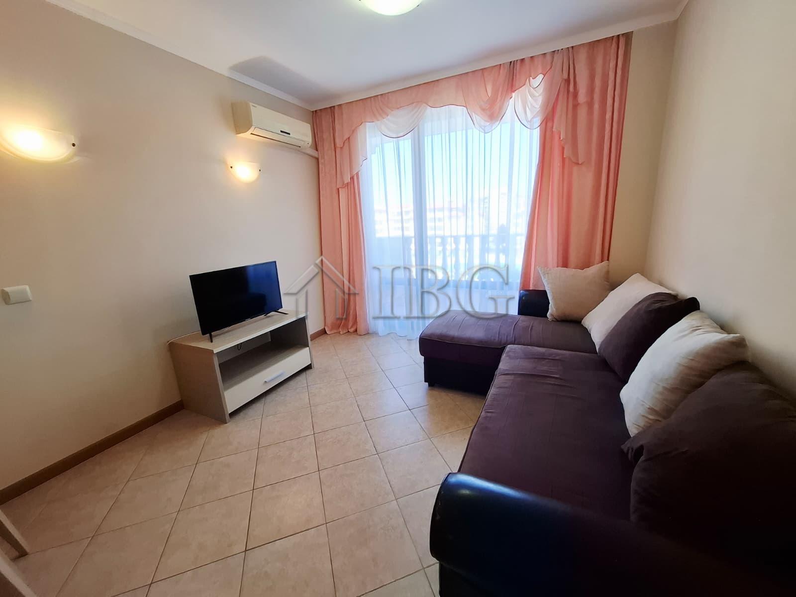 Apartment with One Bedroom and Pool View Royal Sun, Sunny Beach — photo 8 of 25