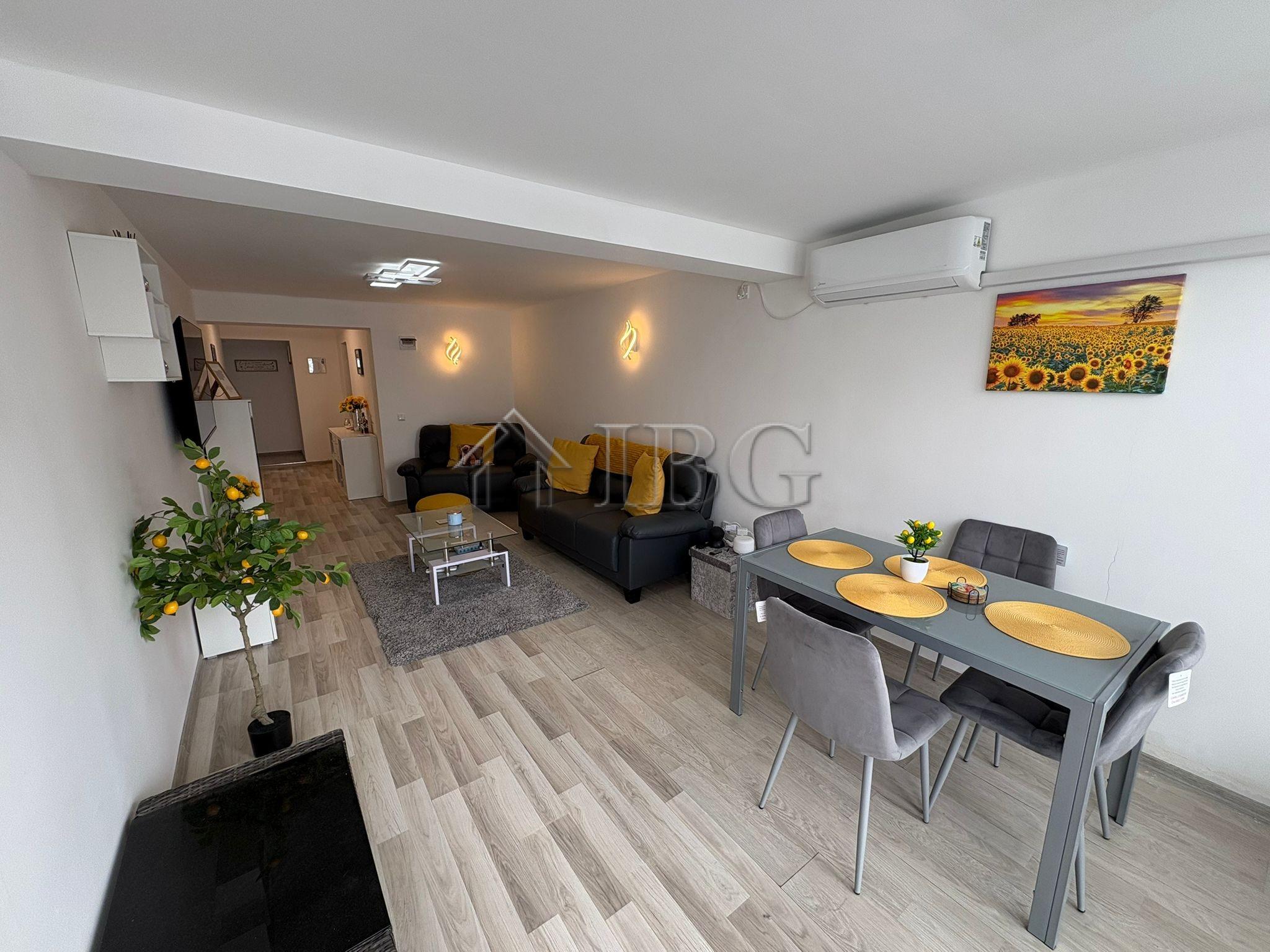 Apartment with 2 Bedrooms Rusalka Str., Sveti Vlas No Maintenance Fee — main photo