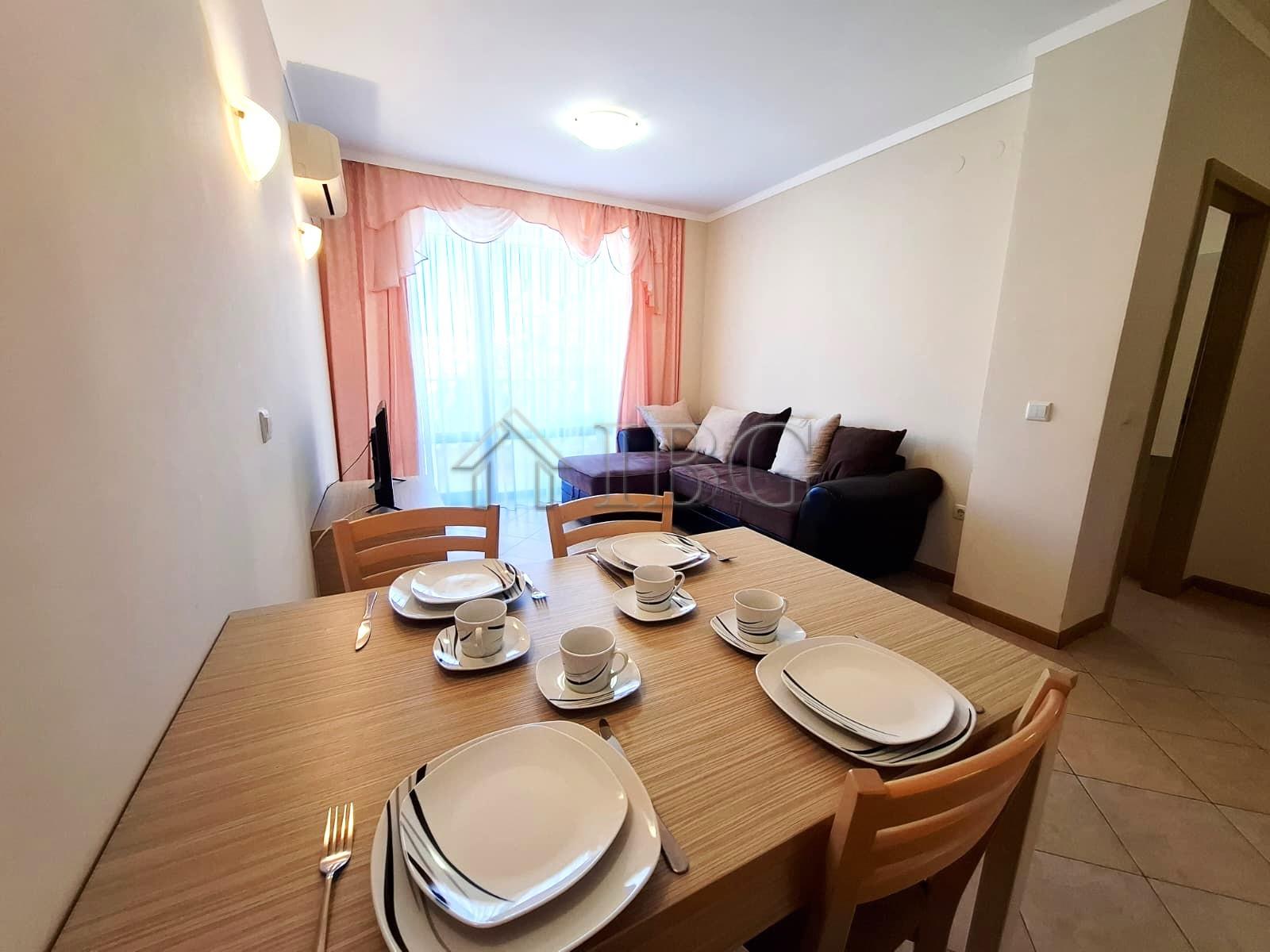 Apartment with One Bedroom and Pool View Royal Sun, Sunny Beach — photo 5 of 25