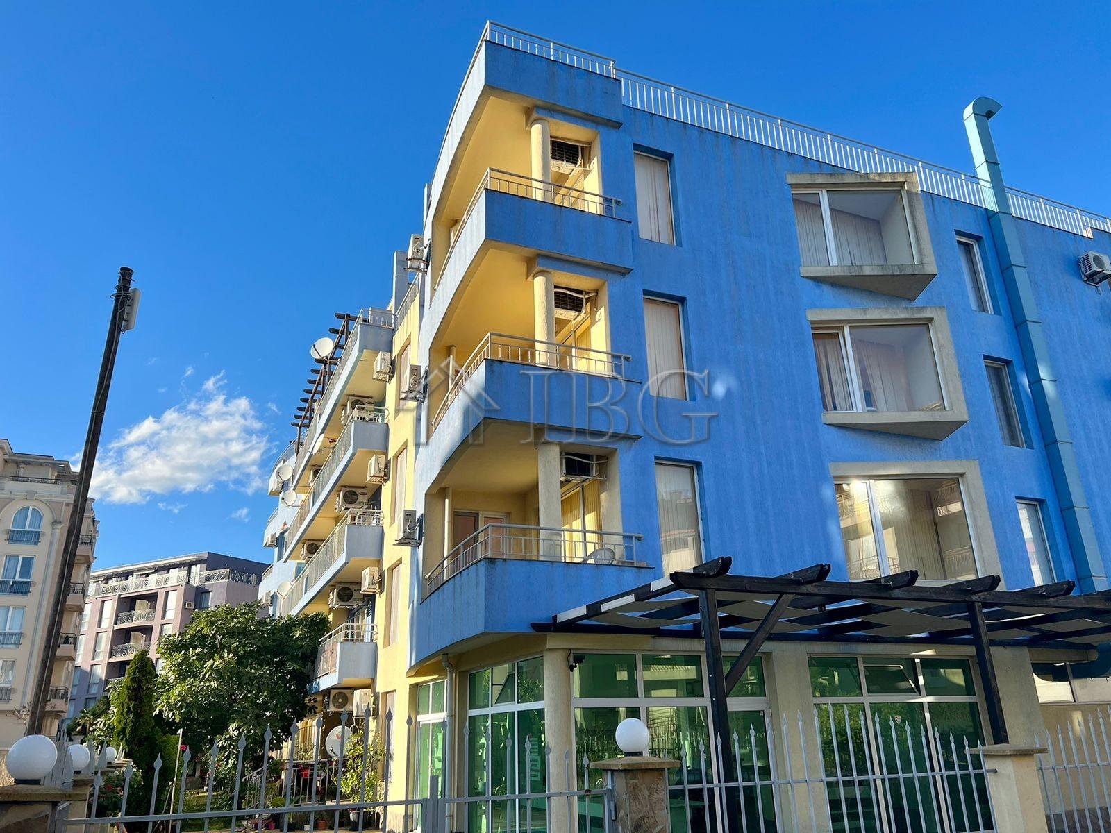 Spacious 1-bedroom apartment in complex Aqua Blue, Sunny Beach — photo 23 of 23