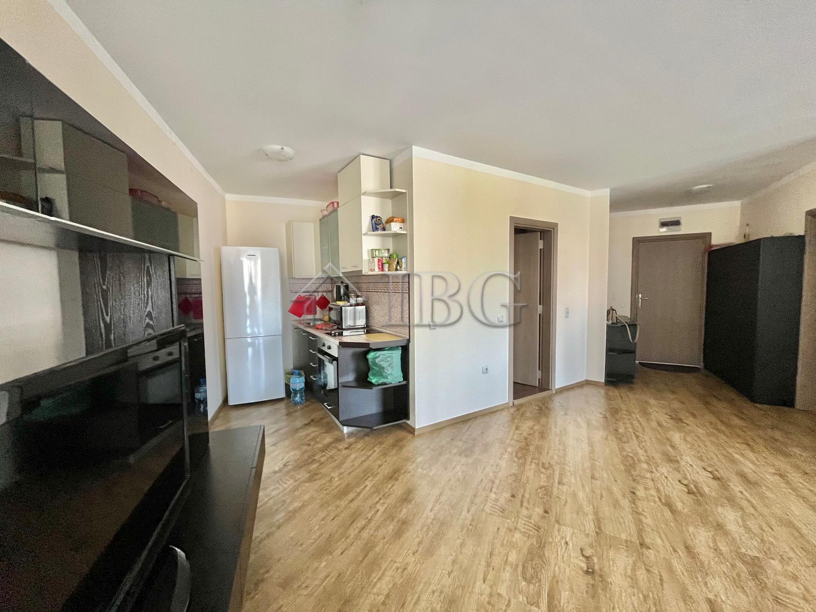 1-Bedroom Apartment Sunny Beach Plaza 5 Minutes to the Beach — photo 9 of 23