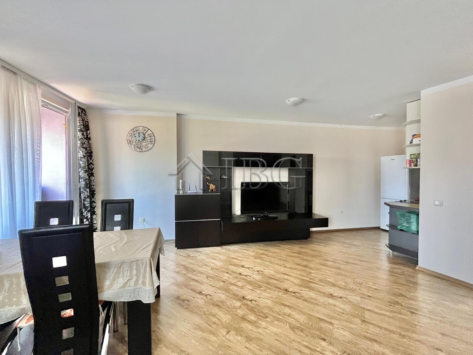 1-Bedroom Apartment Sunny Beach Plaza 5 Minutes to the Beach — photo 11 of 23